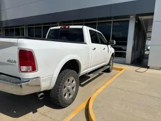 Ram 2500 2018 4x4 Laramie Cabina Tripdoor 6.3 ft SB (corta)