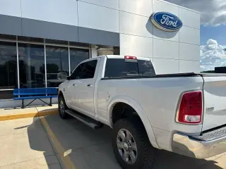 Ram 2500 2018 4x4 Laramie Cabina Tripdoor 6.3 ft SB (corta)