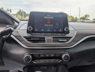 Nissan Altima del año 2025