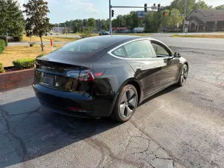 2019 modelo Tesla Model 3