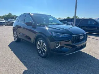 Ford Escape 2023 AWD Platinum 4dr SUV