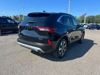 Ford Escape 2023 AWD Platinum 4dr SUV