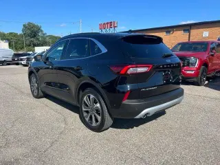 Ford Escape 2023 AWD Platinum 4dr SUV
