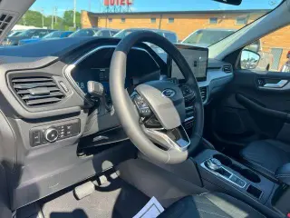 Ford Escape 2023 AWD Platinum 4dr SUV
