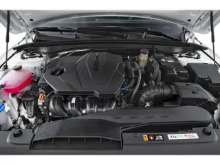 Kia K5 2025 LXS 4dr Sedán
