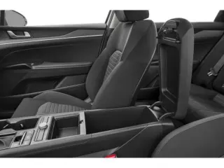 Kia K5 2025 LXS 4dr Sedán