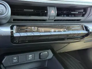 Toyota Prius 2025 LE 4dr Hatchback