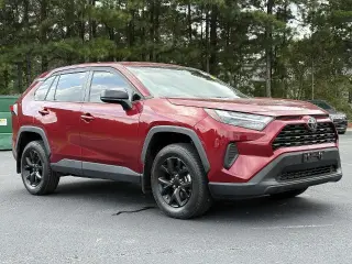 \nToyota RAV4 2024 LE 4dr SUV\n