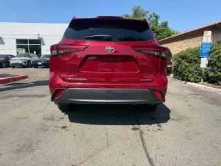 Toyota Highlander 2023 L 4dr SUV