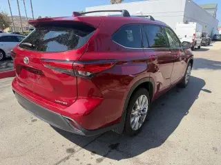 Toyota Highlander 2023 L 4dr SUV