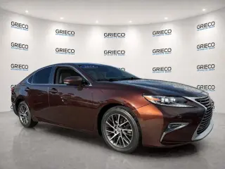 Lexus ES 350 de 2018 con 4 puertas de sedán