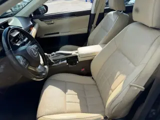 Lexus ES 350 de 2018 con 4 puertas de sedán