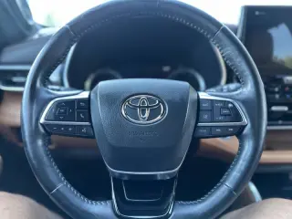 Toyota Highlander 2021