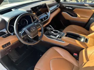 Toyota Highlander 2021