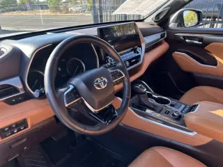 Toyota Highlander 2021