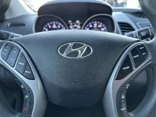 Hyundai Elantra 2015