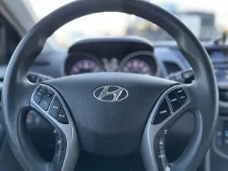 Hyundai Elantra 2015