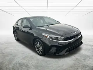 Forte Kia 2023 LX sedán 4 puertas