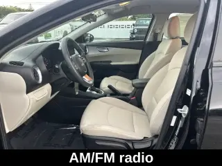 Forte Kia 2023 LX sedán 4 puertas