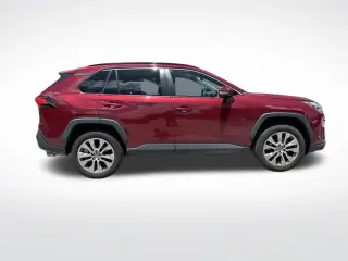 Toyota RAV4 2023 XLE Premium 4dr SUV
