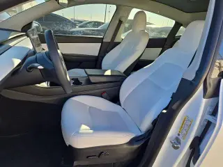 Tesla Model Y 2022 AWD Performance 4dr Crossover
