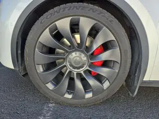 Tesla Model Y 2022 AWD Performance 4dr Crossover