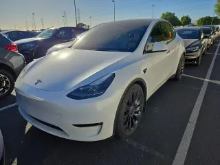 Tesla Model Y 2022 AWD Performance 4dr Crossover