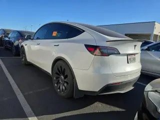 Tesla Model Y 2022 AWD Performance 4dr Crossover