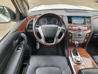Infiniti QX80 2019