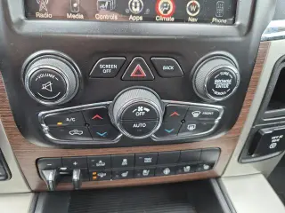 Ram 1500 2015 4x4 Laramie 4dr Crew Cab 6.3 ft. SB Pickup