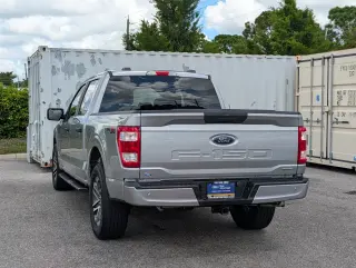 Ford F-150 2022 4x2 XL 4dr SuperCrew 5.5 ft. SB