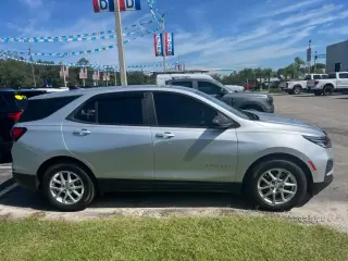 Chevrolet Equinox 2022 LS 4dr SUV con 1LS