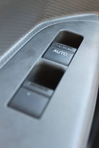 Isuzu NRR 2019