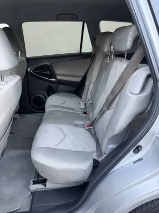 Toyota RAV4 2010