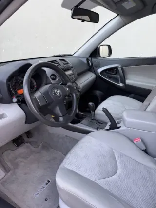 Toyota RAV4 2010