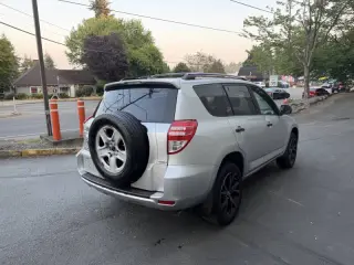 Toyota RAV4 2010