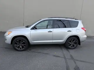 Toyota RAV4 2010