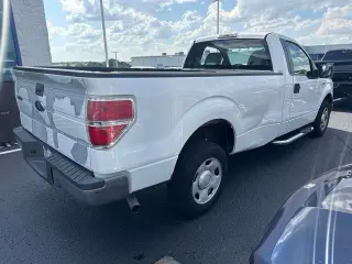 Ford F-150 2009 4x2 XL 2p Cab Estándar Estilo Lateral 8 pies LB