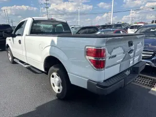 Ford F-150 2009 4x2 XL 2p Cab Estándar Estilo Lateral 8 pies LB