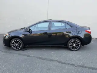 Toyota Corolla 2015