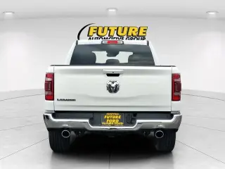 Ram 1500 2024 4x2 Laramie 4p Cubierta de Tripulación 5.6 ft. Caja Extendida Camioneta