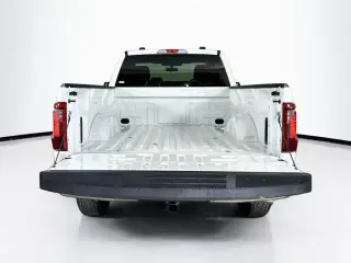 Ford F-150 2026 4x4 XL 2dr Regular Cab 8 pies LB