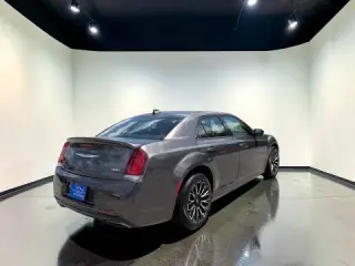 2017 Chrysler 300
