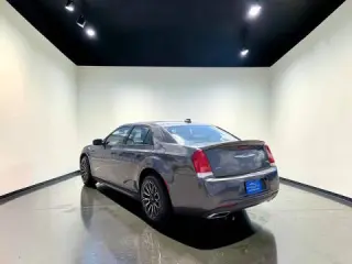 2017 Chrysler 300