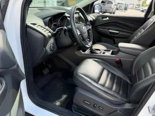 Ford Escape 2018 Titanium 4 SUV