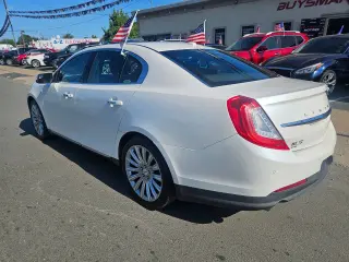 Lincoln MKS 2015
