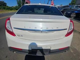 Lincoln MKS 2015