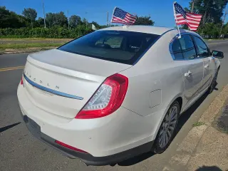 Lincoln MKS 2015