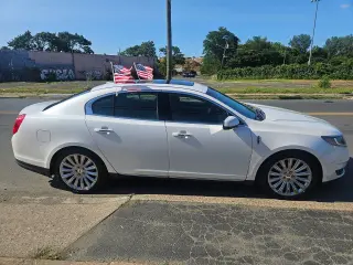 Lincoln MKS 2015