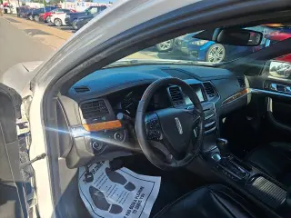 Lincoln MKS 2015